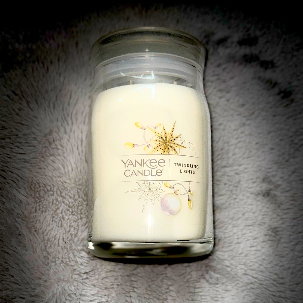 Yankee Candle “Twinkling Lights” Two wick Large